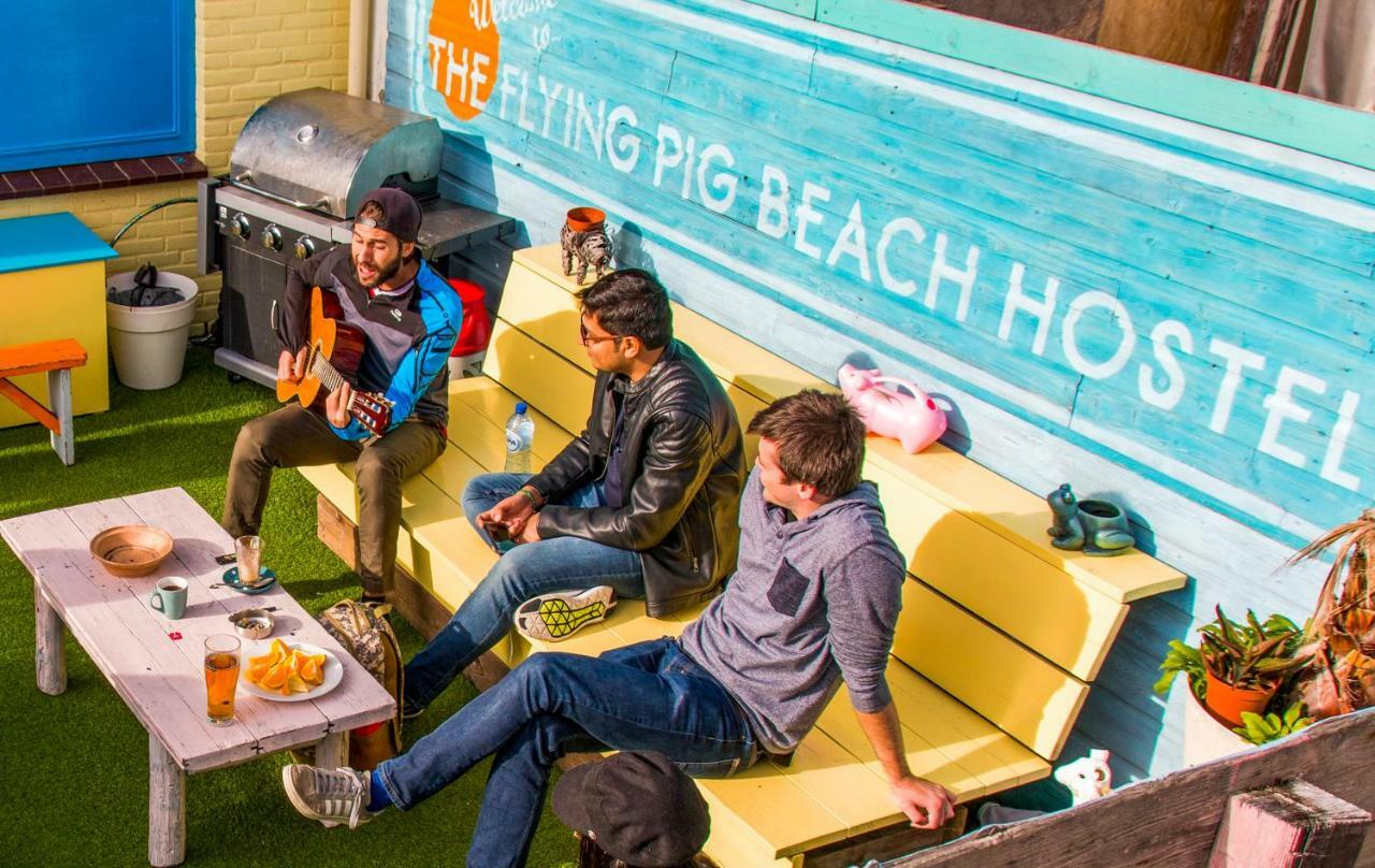 The Flying Pig Beach Hostel Noordwijk Exterior foto